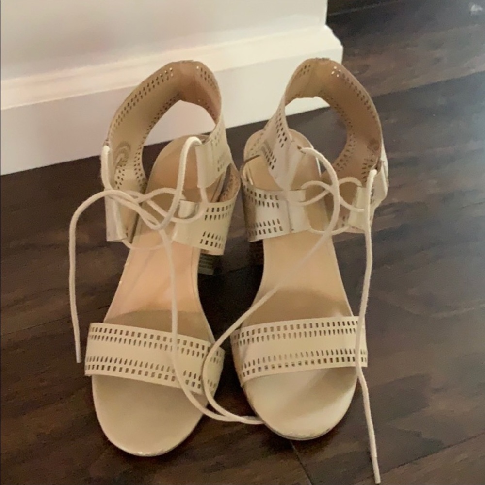 Apt 9 nude chunky heel, size 7.5.